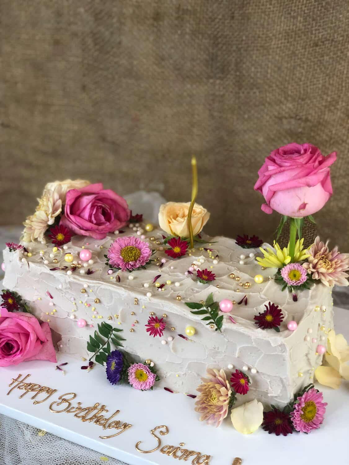 Heavenly Petals Cake (4lbs)