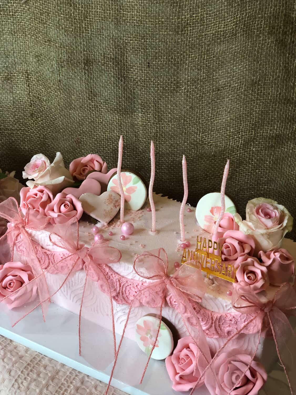 Petals & Pearls Floral Cake (4lbs)