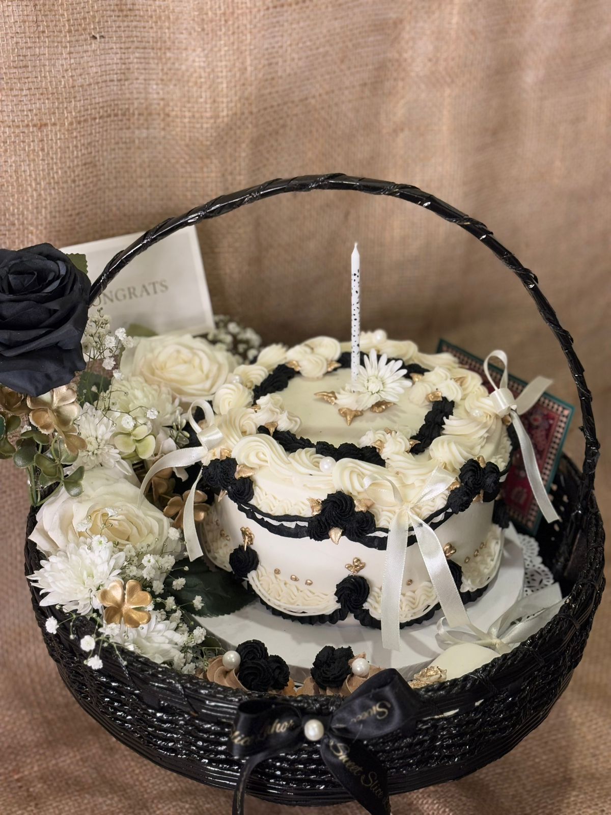 3lbs Basket & Desserts