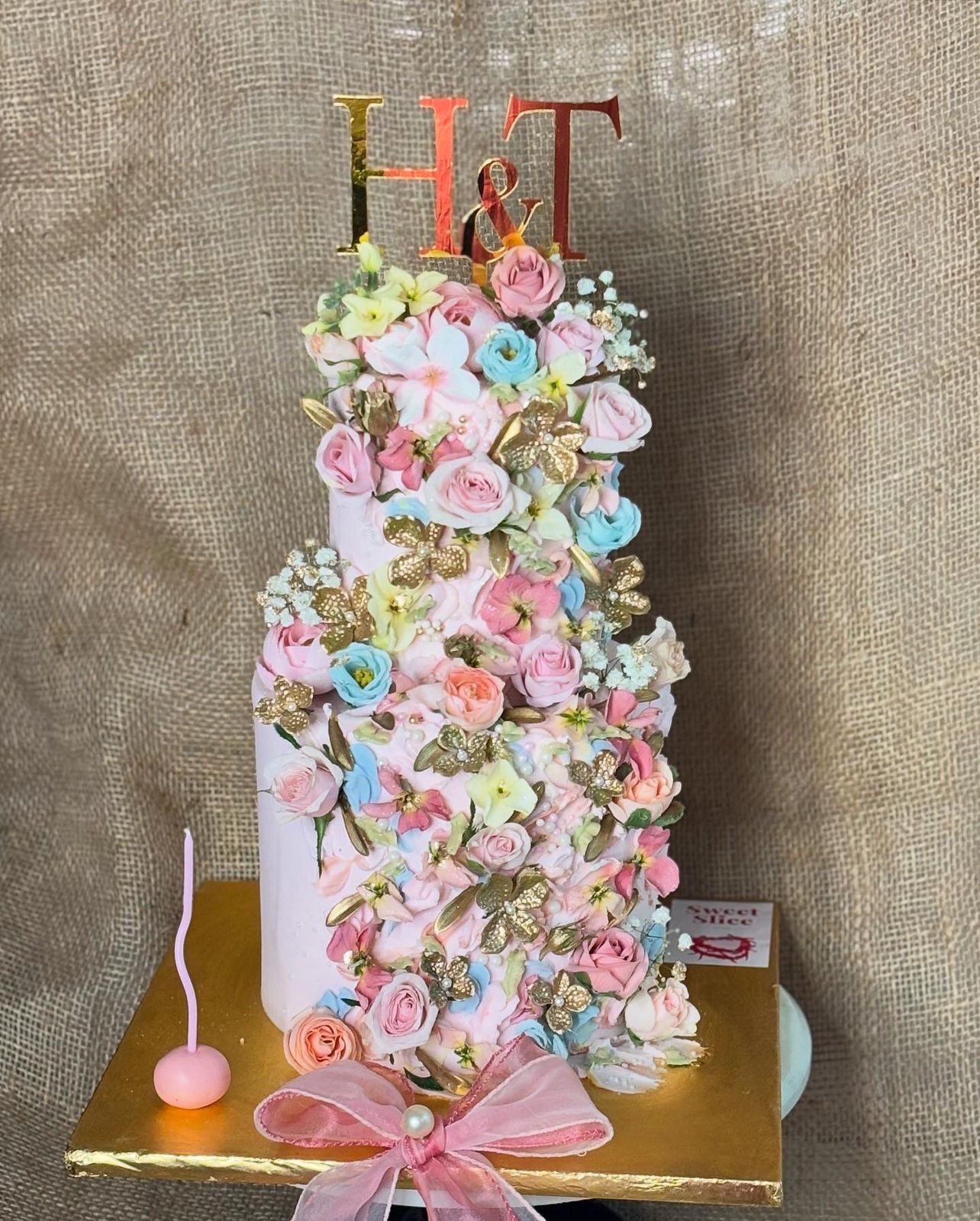 Cascading Garden Bloom Cake (6 lbs)