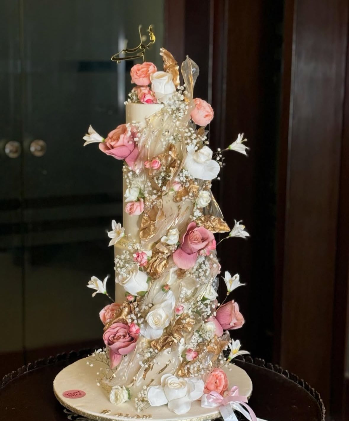 Golden Bloom Grandeur Cake (25 lbs)