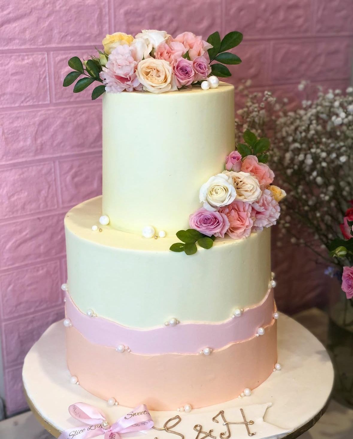 Blush Pearl Wedding Cake (7 lbs)