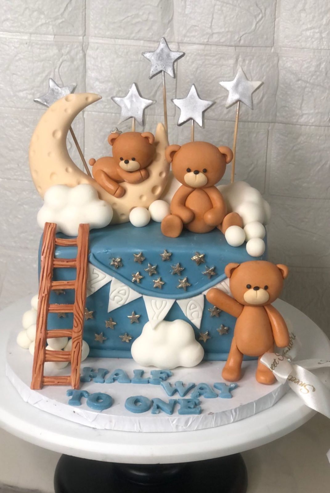 Starry Teddy Half Cake (2 lbs)