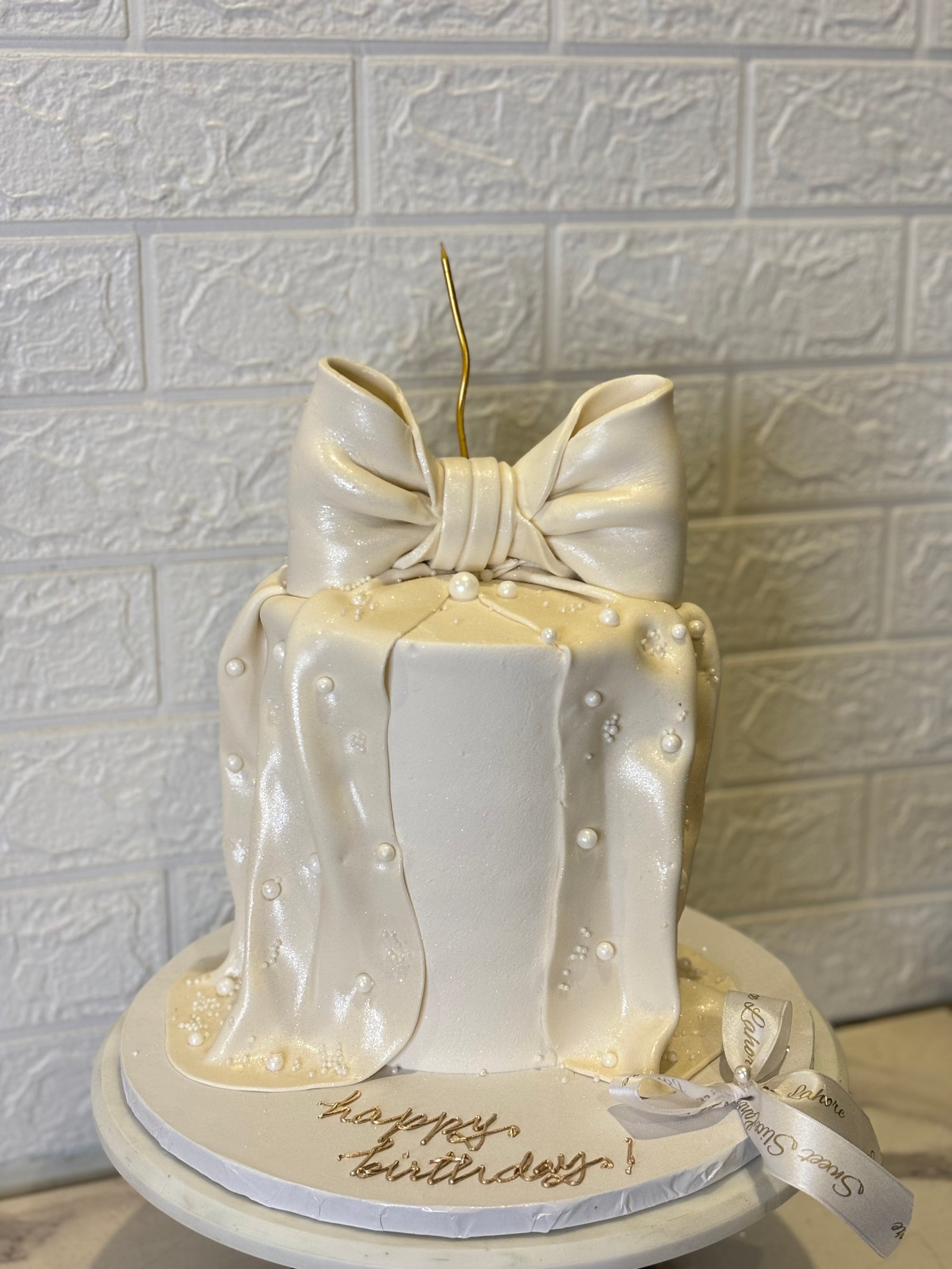 Pearl Drape Bow Cake (3 lbs)