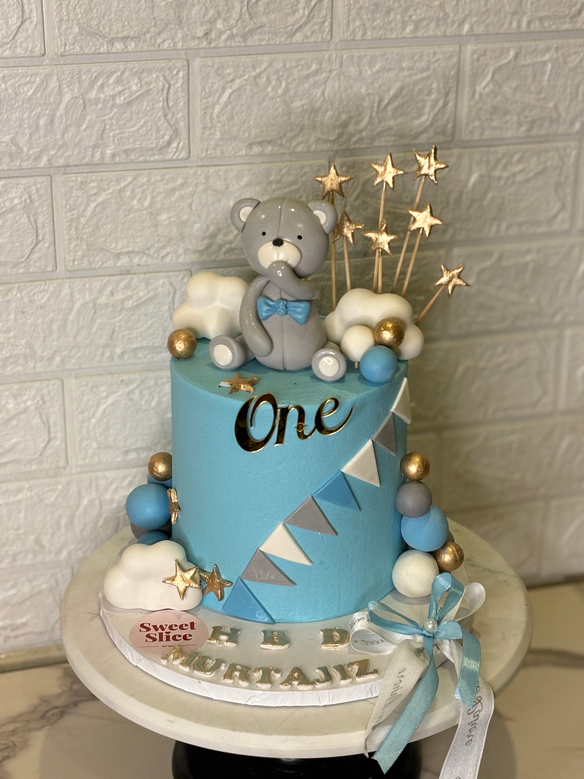 Little Bear & Stars Cake (3 lbs)