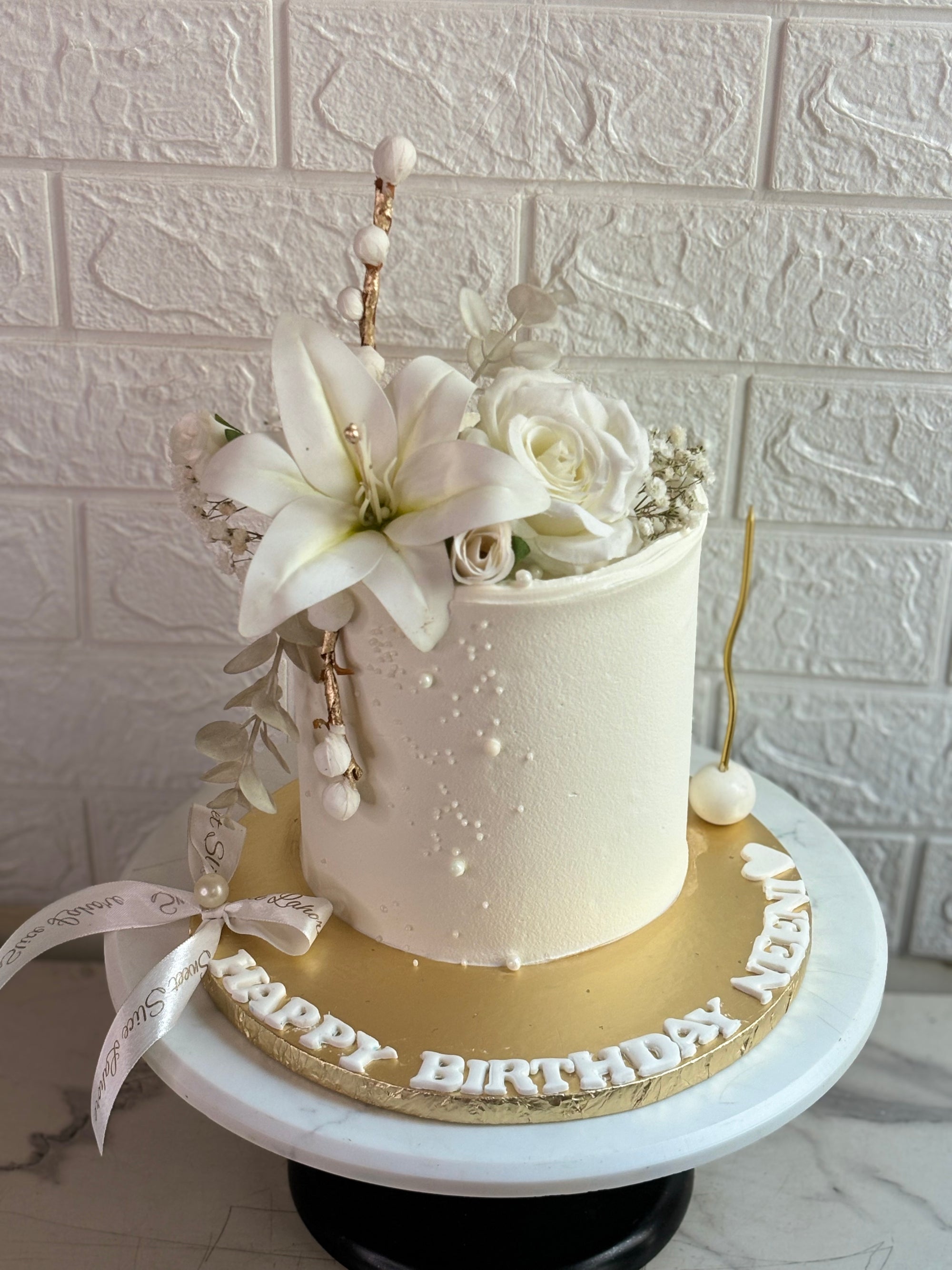 Lily Luxe Birthday Cake (2 lbs)